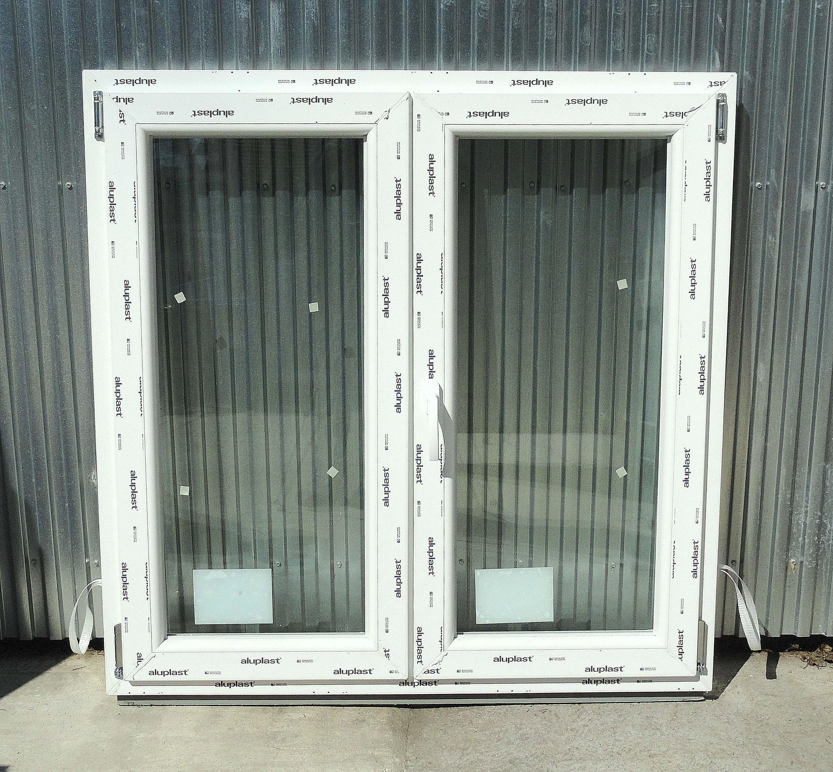 120x120 Kétszárnyú bukó/nyíló műanyag ablak JOBB (Aluplast Siegenia) - (Gyártási mérete: 118x118cm)