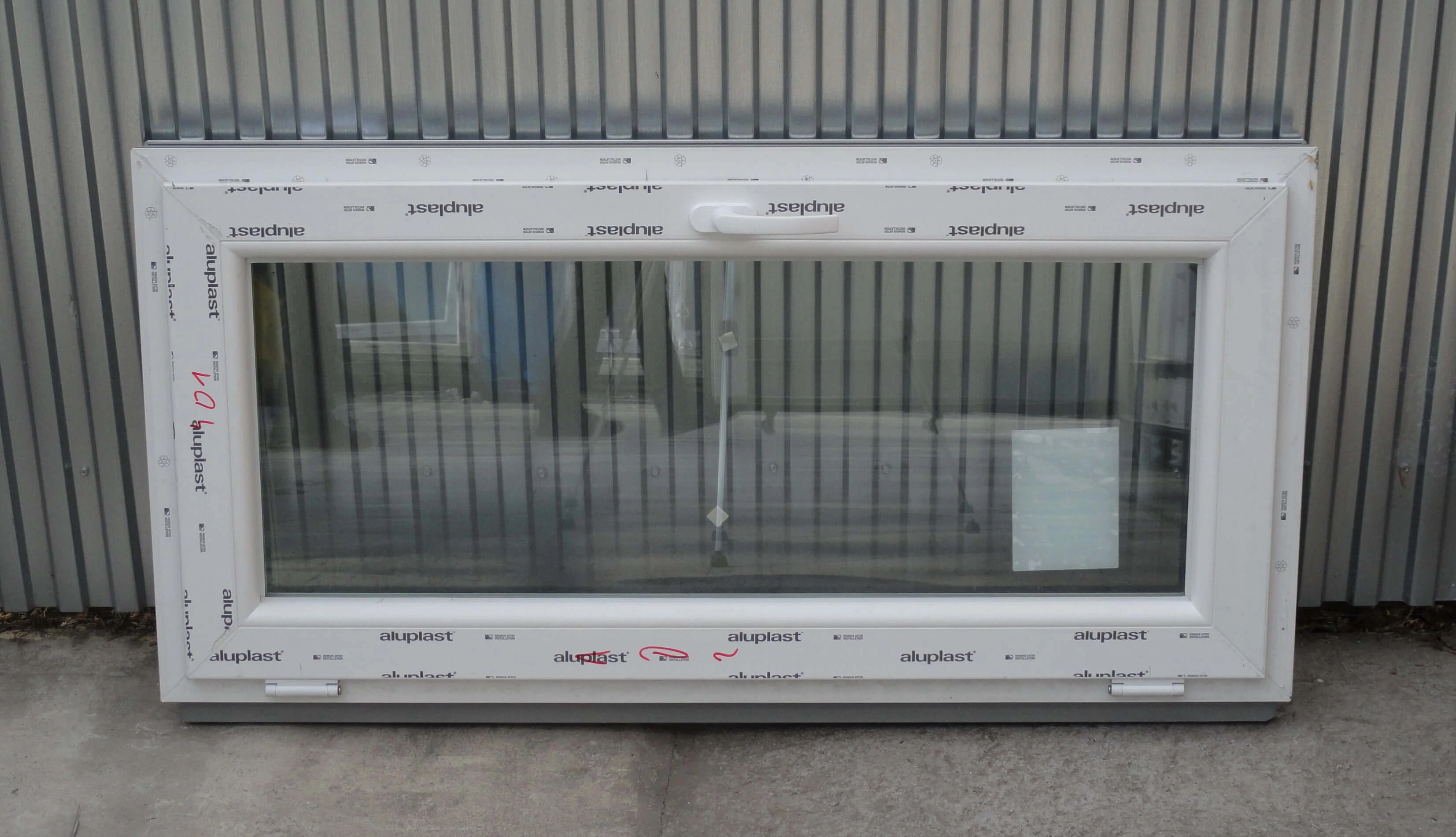 120x60 Bukó műanyag ablak  (Aluplast Siegenia) - (Gyártási mérete: 118x58cm)