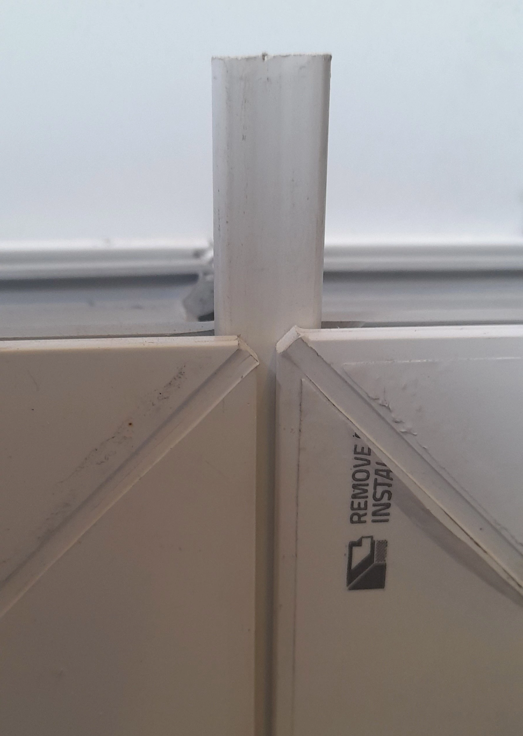 Soroló Aluplast rendszer (rejtett)